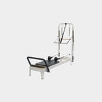 Balanced Body Allegro 2 Reformer met Tower op witte achtergrond