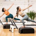 Balanced Body Allegro 2 Reformer tijdens een staande pilatesoefening