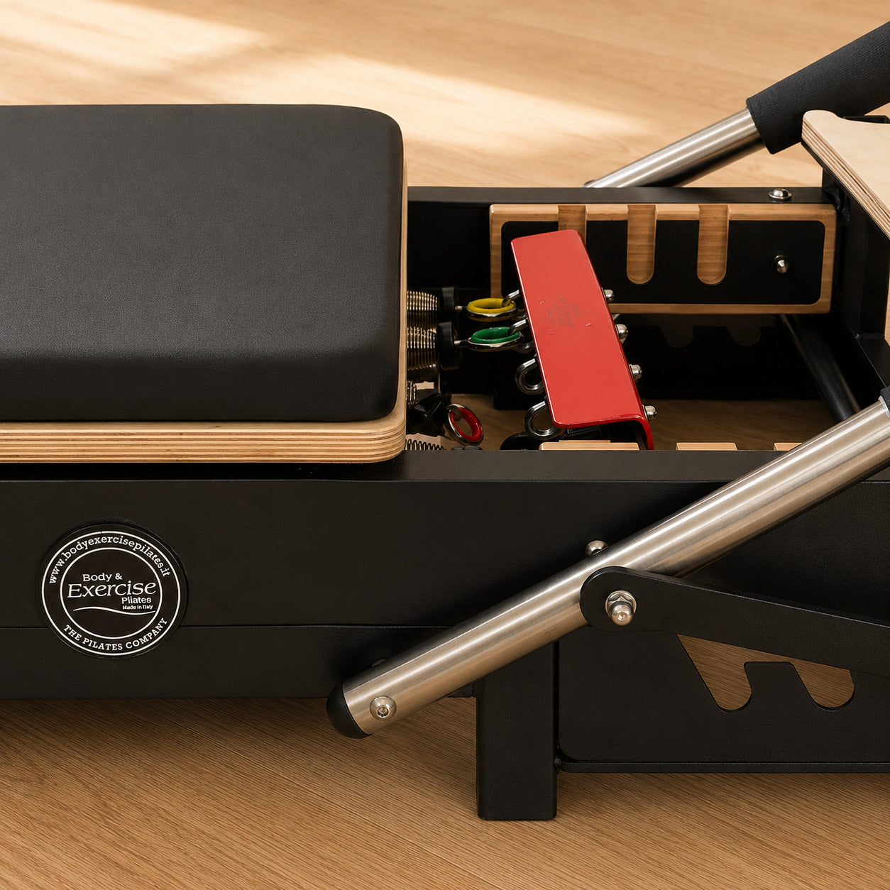 Footbar- en veermechanisme van de Body & Exercise Reformer Black Edition